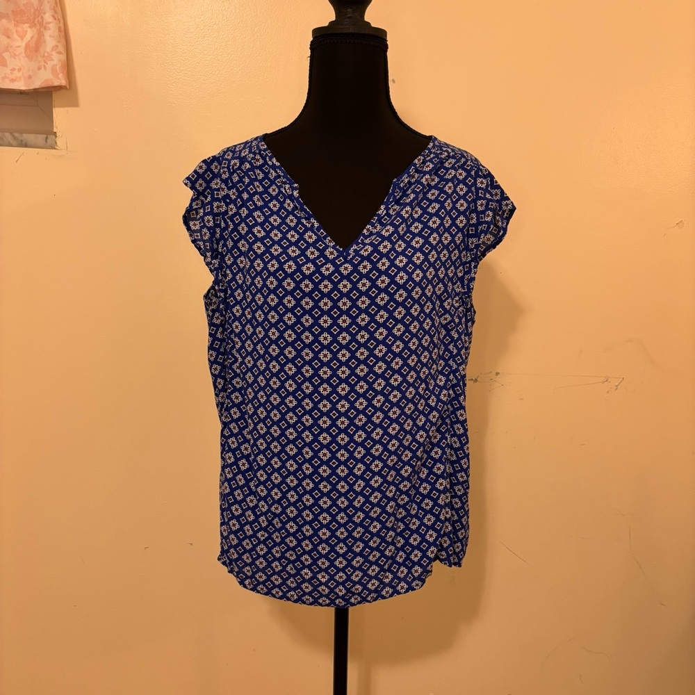 Grand & Greene Blue Sleeveless Blouse White & Red Print V-Neck Size Medium